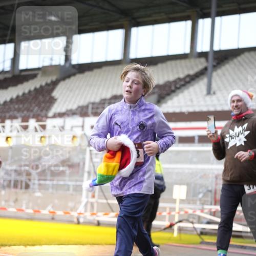 07.12.2025 - St. Pauli X-Mass-Run No. 15 Patografie http://msf.ph/oto/9371190 07.12.2025 11:41:06 Ziel 2292, 2708, 2710, 3747, 3748, 3880, 3885, 3912 meine-sportfotos.de