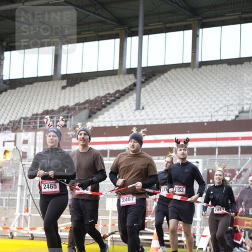 07.12.2025 - St. Pauli X-Mass-Run No. 15 Patografie http://msf.ph/oto/9371198 07.12.2025 11:41:16 Ziel 2465, 2466, 2470, 2471, 2476, 2479, 2491, 3153, 3204, 3505, 3747, 3748 meine-sportfotos.de