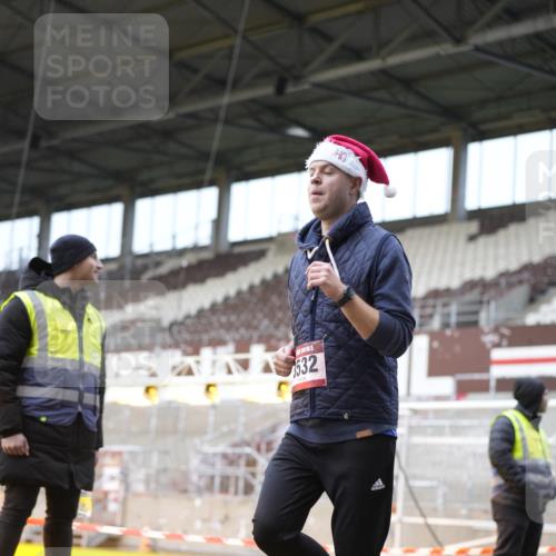 07.12.2025 - St. Pauli X-Mass-Run No. 15 Patografie http://msf.ph/oto/9371219 07.12.2025 11:41:23 Ziel 2465, 2466, 2470, 2471, 2476, 2479, 2491, 3153, 3204, 3393, 3505, 3532, 3732 meine-sportfotos.de