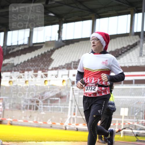 07.12.2025 - St. Pauli X-Mass-Run No. 15 Patografie http://msf.ph/oto/9371221 07.12.2025 11:41:27 Ziel 1801, 2465, 2466, 2470, 2471, 2476, 2479, 2491, 3153, 3204, 3393, 3505, 3532, 3732, 3755, 3757, 3764, 3784 meine-sportfotos.de