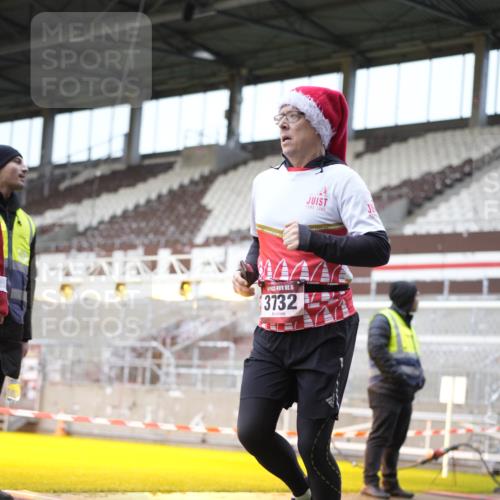 07.12.2025 - St. Pauli X-Mass-Run No. 15 Patografie http://msf.ph/oto/9371223 07.12.2025 11:41:28 Ziel 1801, 2465, 2466, 2470, 2471, 2476, 2479, 2491, 3153, 3204, 3393, 3505, 3532, 3732, 3755, 3757, 3764, 3784 meine-sportfotos.de