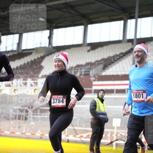07.12.2025 - St. Pauli X-Mass-Run No. 15 Patografie http://msf.ph/oto/9371227 07.12.2025 11:41:29 Ziel 1801, 2465, 2466, 2470, 2471, 2476, 2479, 2491, 3153, 3204, 3393, 3505, 3532, 3732, 3755, 3757, 3764, 3784 meine-sportfotos.de