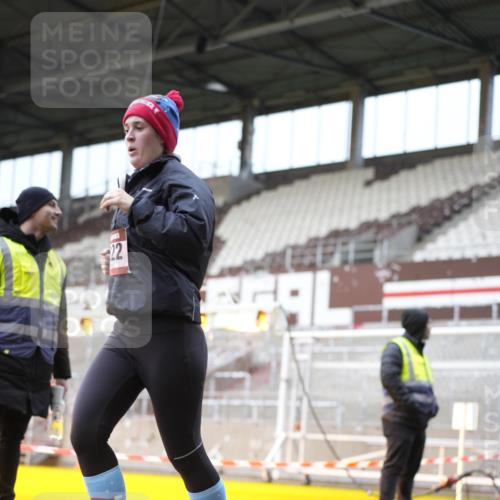 07.12.2025 - St. Pauli X-Mass-Run No. 15 Patografie http://msf.ph/oto/9371243 07.12.2025 11:41:38 Ziel 1801, 2231, 2435, 3222, 3393, 3479, 3555, 3732, 3755, 3757, 3764, 3784 meine-sportfotos.de