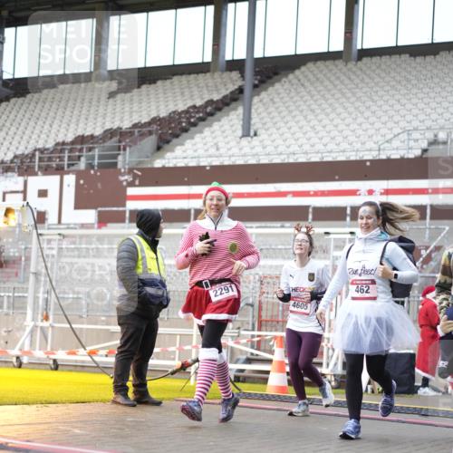 07.12.2025 - St. Pauli X-Mass-Run No. 15 Patografie http://msf.ph/oto/9371268 07.12.2025 11:41:58 Ziel 15, 462, 465, 1834, 2291, 3717, 3718, 3922, 3923, 4605 meine-sportfotos.de