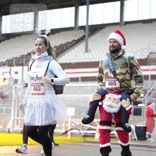 07.12.2025 - St. Pauli X-Mass-Run No. 15 Patografie http://msf.ph/oto/9371276 07.12.2025 11:41:59 Ziel 15, 462, 465, 1834, 2291, 3717, 3718, 3810, 3922, 3923, 4605 meine-sportfotos.de