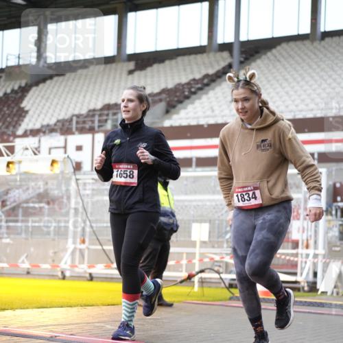 07.12.2025 - St. Pauli X-Mass-Run No. 15 Patografie http://msf.ph/oto/9371279 07.12.2025 11:42:03 Ziel 15, 462, 465, 1834, 2291, 3717, 3810, 3903, 3922, 3923, 4605 meine-sportfotos.de