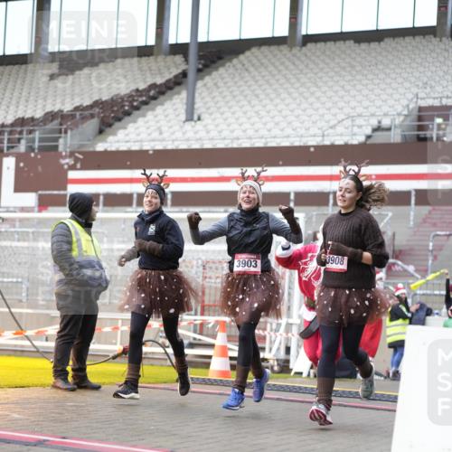 07.12.2025 - St. Pauli X-Mass-Run No. 15 Patografie http://msf.ph/oto/9371289 07.12.2025 11:42:08 Ziel 462, 465, 1834, 2291, 3810, 3903, 3905, 3906, 3908, 3922, 3923, 4605, 4614 meine-sportfotos.de