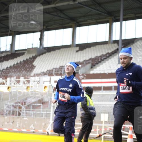 07.12.2025 - St. Pauli X-Mass-Run No. 15 Patografie http://msf.ph/oto/9371308 07.12.2025 11:42:23 Ziel 976, 1288, 3903, 3905, 3906, 3908, 4600, 4606, 4614 meine-sportfotos.de
