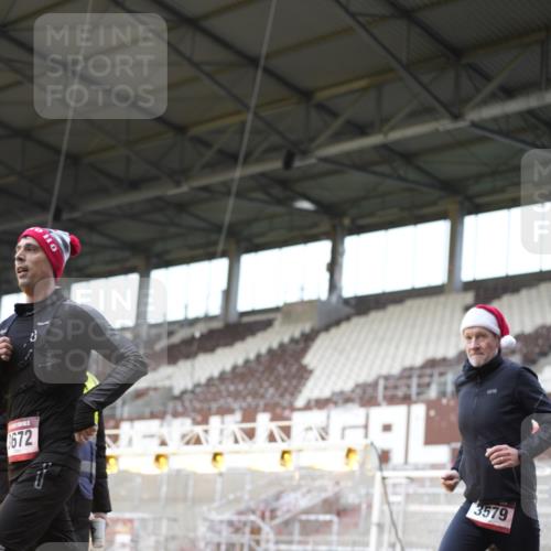 07.12.2025 - St. Pauli X-Mass-Run No. 15 Patografie http://msf.ph/oto/9371339 07.12.2025 11:42:43 Ziel 158, 172, 320, 323, 652, 976, 1975, 3425, 3435, 3576, 3579, 3663, 3672, 3953, 3964, 3965 meine-sportfotos.de
