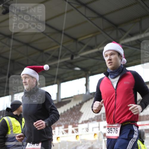 07.12.2025 - St. Pauli X-Mass-Run No. 15 Patografie http://msf.ph/oto/9371343 07.12.2025 11:42:44 Ziel 158, 172, 320, 323, 652, 1975, 3425, 3435, 3576, 3579, 3663, 3672, 3953, 3964, 3965 meine-sportfotos.de