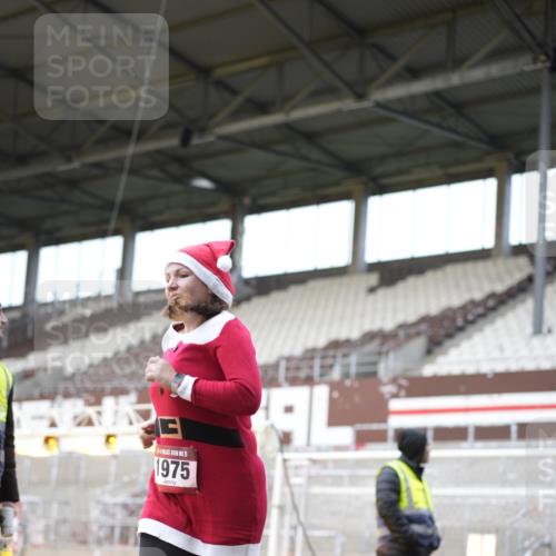 07.12.2025 - St. Pauli X-Mass-Run No. 15 Patografie http://msf.ph/oto/9371347 07.12.2025 11:42:45 Ziel 158, 172, 320, 323, 652, 1975, 3425, 3435, 3576, 3579, 3663, 3672, 3953, 3964, 3965 meine-sportfotos.de