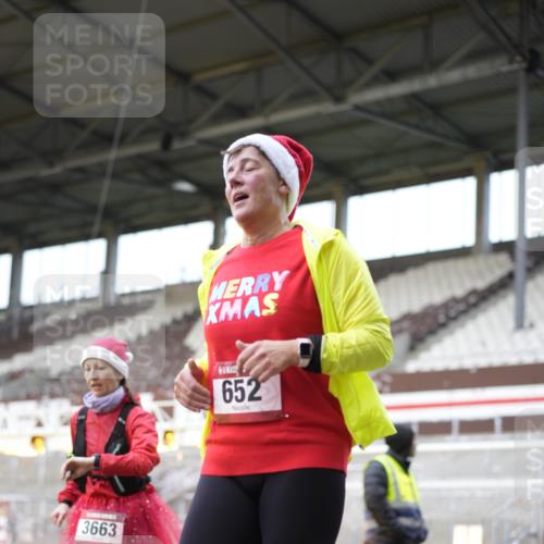 07.12.2025 - St. Pauli X-Mass-Run No. 15 Patografie http://msf.ph/oto/9371356 07.12.2025 11:42:48 Ziel 158, 172, 320, 323, 652, 1975, 3425, 3435, 3576, 3579, 3663, 3672, 3953, 3964, 3965 meine-sportfotos.de