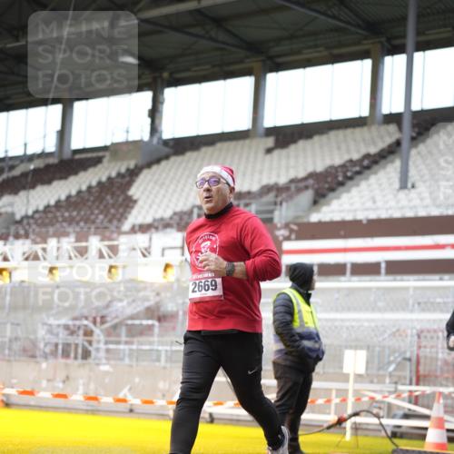 07.12.2025 - St. Pauli X-Mass-Run No. 15 Patografie http://msf.ph/oto/9371363 07.12.2025 11:43:03 Ziel 1, 652, 2230, 2669, 3621, 3622, 3623, 3625, 3663, 3827, 5001, 5002 meine-sportfotos.de