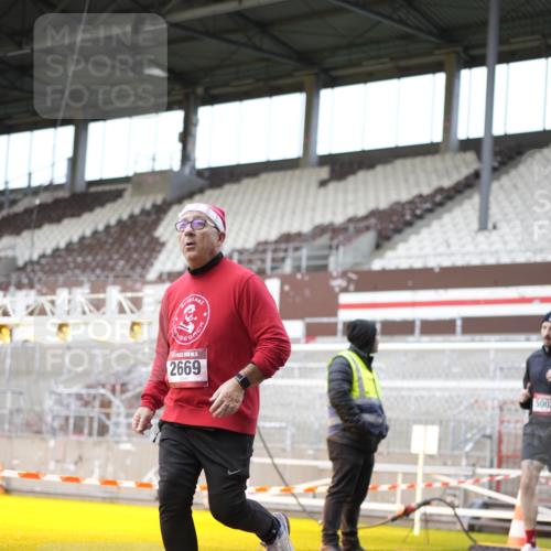 07.12.2025 - St. Pauli X-Mass-Run No. 15 Patografie http://msf.ph/oto/9371364 07.12.2025 11:43:03 Ziel 1, 652, 2230, 2669, 3621, 3622, 3623, 3625, 3663, 3827, 5001, 5002 meine-sportfotos.de
