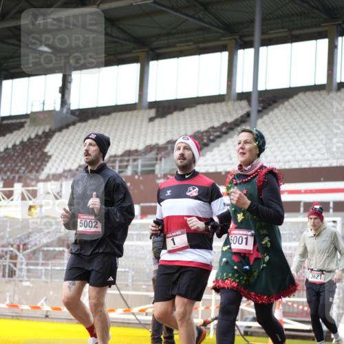 07.12.2025 - St. Pauli X-Mass-Run No. 15 Patografie http://msf.ph/oto/9371366 07.12.2025 11:43:04 Ziel 1, 2230, 2669, 3621, 3622, 3623, 3625, 3827, 4604, 4828, 5001, 5002 meine-sportfotos.de