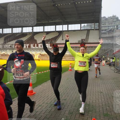 07.12.2025 - St. Pauli X-Mass-Run No. 15 Fabian Wolf http://msf.ph/oto/9371367 07.12.2025 10:06:32 Ziel 34, 150, 187, 562, 1369, 1479, 1480, 1832, 1946, 3213, 3232, 3534, 3535, 3536, 3537, 4459 meine-sportfotos.de