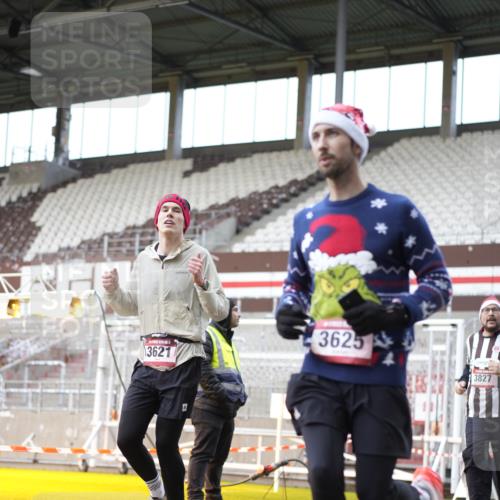 07.12.2025 - St. Pauli X-Mass-Run No. 15 Patografie http://msf.ph/oto/9371371 07.12.2025 11:43:06 Ziel 1, 2230, 2669, 3621, 3622, 3623, 3625, 3827, 4604, 4817, 4828, 4842, 5001, 5002 meine-sportfotos.de