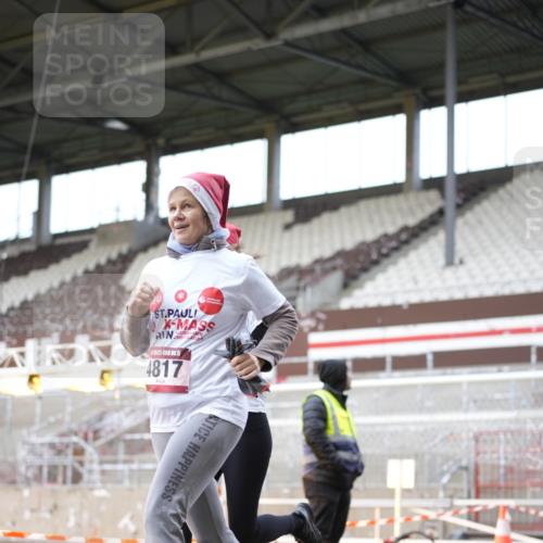 07.12.2025 - St. Pauli X-Mass-Run No. 15 Patografie http://msf.ph/oto/9371397 07.12.2025 11:43:11 Ziel 1, 2230, 2669, 3621, 3622, 3623, 3625, 3676, 3827, 4604, 4817, 4828, 4842, 5001, 5002 meine-sportfotos.de