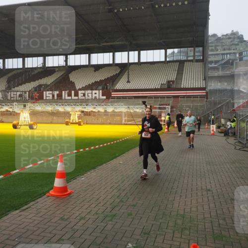07.12.2025 - St. Pauli X-Mass-Run No. 15 Fabian Wolf http://msf.ph/oto/9371402 07.12.2025 10:06:36 Ziel 34, 150, 562, 1369, 1479, 1480, 1946, 3213, 3232, 3330, 3333, 3534, 3535, 3536, 3537, 3970, 3971, 4459 meine-sportfotos.de
