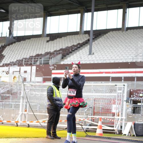 07.12.2025 - St. Pauli X-Mass-Run No. 15 Patografie http://msf.ph/oto/9371403 07.12.2025 11:43:13 Ziel 1, 2230, 2669, 3621, 3622, 3623, 3625, 3654, 3676, 3827, 4604, 4817, 4828, 4842, 5001, 5002 meine-sportfotos.de