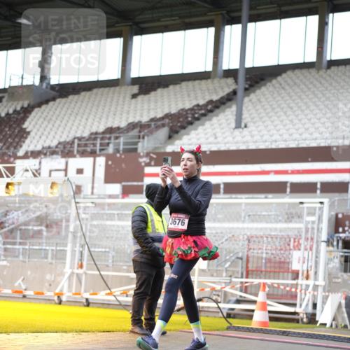 07.12.2025 - St. Pauli X-Mass-Run No. 15 Patografie http://msf.ph/oto/9371405 07.12.2025 11:43:13 Ziel 1, 2230, 2669, 3621, 3622, 3623, 3625, 3654, 3676, 3827, 4604, 4817, 4828, 4842, 5001, 5002 meine-sportfotos.de