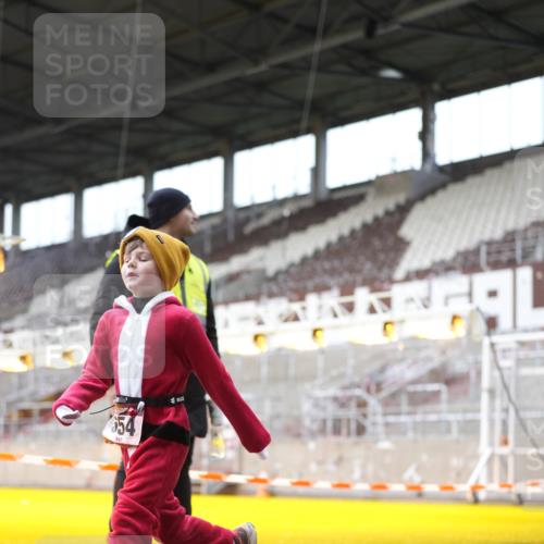 07.12.2025 - St. Pauli X-Mass-Run No. 15 Patografie http://msf.ph/oto/9371407 07.12.2025 11:43:17 Ziel 1, 2206, 2208, 2669, 3423, 3434, 3621, 3622, 3623, 3625, 3654, 3676, 3827, 4604, 4817, 4828, 4842, 5001, 5002 meine-sportfotos.de