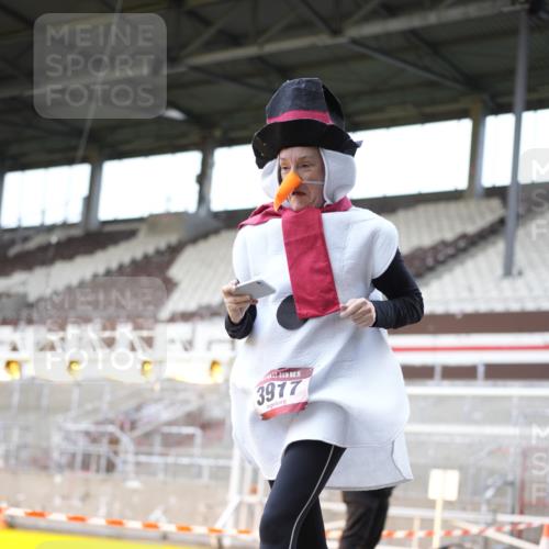 07.12.2025 - St. Pauli X-Mass-Run No. 15 Patografie http://msf.ph/oto/9371420 07.12.2025 11:43:24 Ziel 364, 1713, 2206, 2208, 3423, 3434, 3654, 3676, 3917, 4604, 4817, 4828, 4842 meine-sportfotos.de