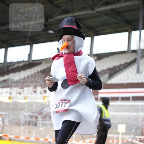 07.12.2025 - St. Pauli X-Mass-Run No. 15 Patografie http://msf.ph/oto/9371422 07.12.2025 11:43:24 Ziel 364, 1713, 2206, 2208, 3423, 3434, 3654, 3676, 3917, 4604, 4817, 4828, 4842 meine-sportfotos.de