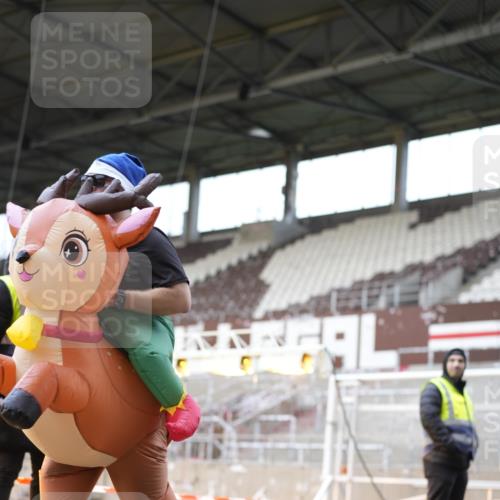 07.12.2025 - St. Pauli X-Mass-Run No. 15 Patografie http://msf.ph/oto/9371434 07.12.2025 11:43:32 Ziel 364, 1713, 2206, 2208, 2971, 3423, 3434, 3447, 3654, 3917, 4603 meine-sportfotos.de