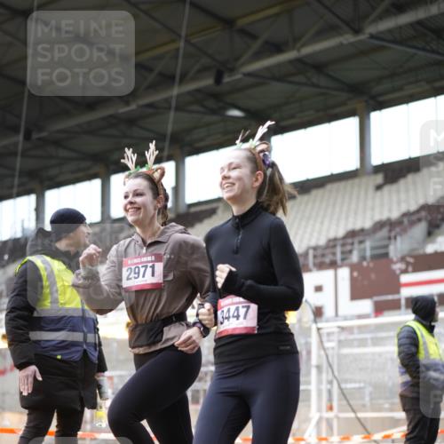 07.12.2025 - St. Pauli X-Mass-Run No. 15 Patografie http://msf.ph/oto/9371438 07.12.2025 11:43:37 Ziel 71, 364, 1713, 2084, 2971, 3447, 3465, 3466, 3467, 3917, 4603 meine-sportfotos.de