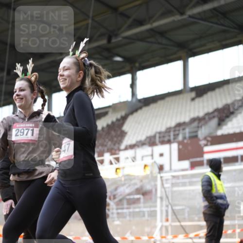 07.12.2025 - St. Pauli X-Mass-Run No. 15 Patografie http://msf.ph/oto/9371440 07.12.2025 11:43:37 Ziel 71, 364, 1713, 2084, 2971, 3447, 3465, 3466, 3467, 3917, 4603 meine-sportfotos.de
