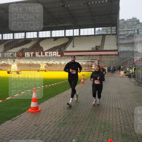 07.12.2025 - St. Pauli X-Mass-Run No. 15 Fabian Wolf http://msf.ph/oto/9371441 07.12.2025 10:06:40 Ziel 150, 562, 1479, 1480, 2129, 3213, 3232, 3330, 3333, 3534, 3535, 3536, 3537, 3970, 3971, 4459 meine-sportfotos.de