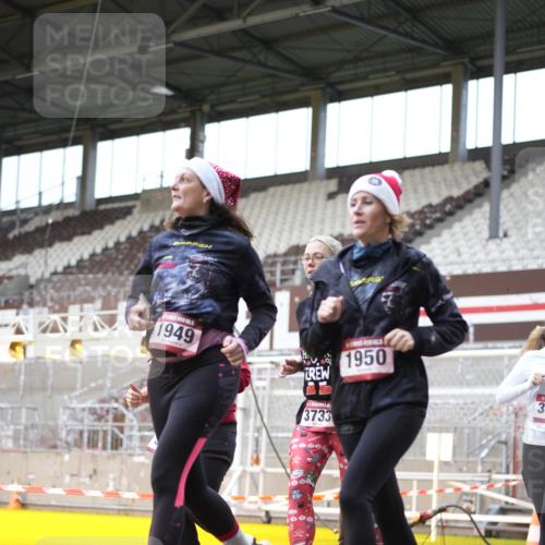 07.12.2025 - St. Pauli X-Mass-Run No. 15 Patografie http://msf.ph/oto/9371470 07.12.2025 11:43:48 Ziel 71, 1949, 1950, 2084, 2116, 2441, 2586, 2600, 2971, 3403, 3404, 3447, 3453, 3465, 3466, 3467, 3733, 3735, 3769, 3882, 3884 meine-sportfotos.de