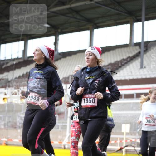 07.12.2025 - St. Pauli X-Mass-Run No. 15 Patografie http://msf.ph/oto/9371472 07.12.2025 11:43:48 Ziel 71, 1949, 1950, 2084, 2116, 2441, 2586, 2600, 2971, 3403, 3404, 3447, 3453, 3465, 3466, 3467, 3733, 3735, 3769, 3882, 3884 meine-sportfotos.de