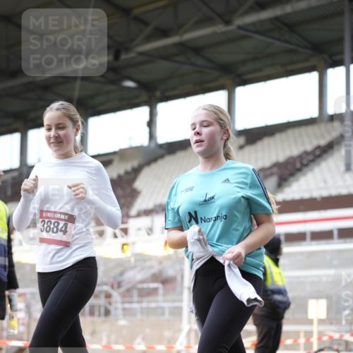 07.12.2025 - St. Pauli X-Mass-Run No. 15 Patografie http://msf.ph/oto/9371477 07.12.2025 11:43:50 Ziel 71, 1949, 1950, 2084, 2116, 2441, 2586, 2600, 2971, 3403, 3404, 3447, 3453, 3465, 3466, 3467, 3733, 3735, 3769, 3882, 3884, 3927 meine-sportfotos.de