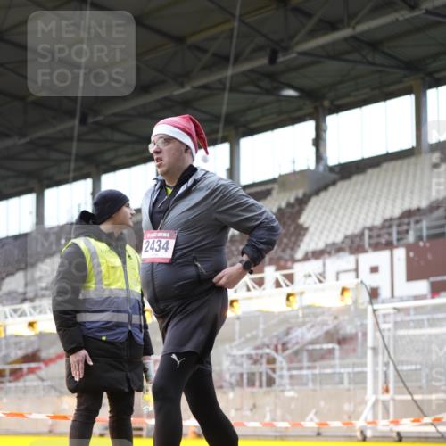 07.12.2025 - St. Pauli X-Mass-Run No. 15 Patografie http://msf.ph/oto/9371494 07.12.2025 11:44:01 Ziel 999, 1949, 1950, 2434, 2441, 3733, 3735, 3882, 3884, 3919, 3927, 3928, 3929 meine-sportfotos.de