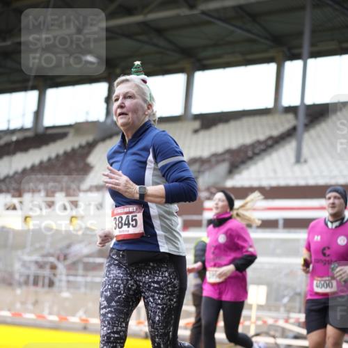 07.12.2025 - St. Pauli X-Mass-Run No. 15 Patografie http://msf.ph/oto/9371501 07.12.2025 11:44:08 Ziel 365, 999, 2434, 2436, 3086, 3829, 3830, 3831, 3845, 3919, 3927, 3928, 3929, 4003 meine-sportfotos.de