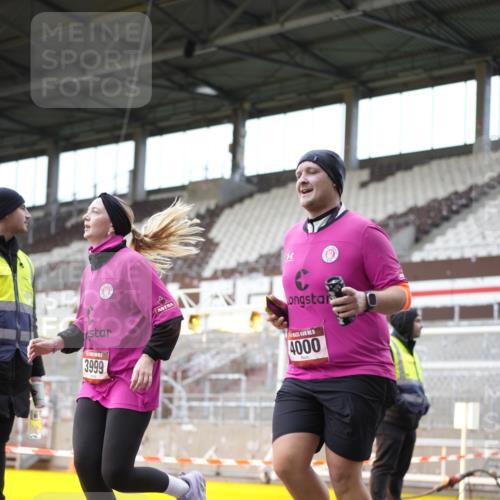07.12.2025 - St. Pauli X-Mass-Run No. 15 Patografie http://msf.ph/oto/9371505 07.12.2025 11:44:08 Ziel 365, 999, 2434, 2436, 3086, 3829, 3830, 3831, 3845, 3919, 3927, 3928, 3929, 4003 meine-sportfotos.de