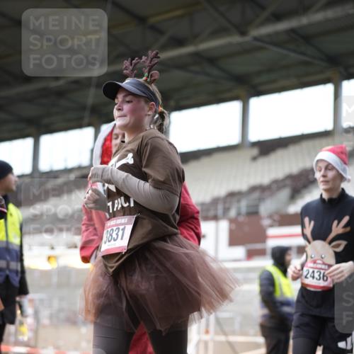 07.12.2025 - St. Pauli X-Mass-Run No. 15 Patografie http://msf.ph/oto/9371511 07.12.2025 11:44:10 Ziel 365, 999, 2434, 2436, 3086, 3829, 3830, 3831, 3845, 3919, 3927, 3928, 3929, 4003 meine-sportfotos.de
