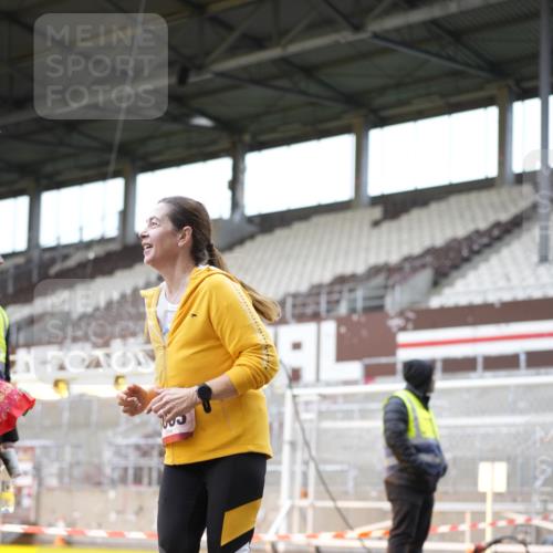 07.12.2025 - St. Pauli X-Mass-Run No. 15 Patografie http://msf.ph/oto/9371524 07.12.2025 11:44:14 Ziel 365, 2434, 2436, 3086, 3829, 3830, 3831, 3845, 3919, 4003 meine-sportfotos.de