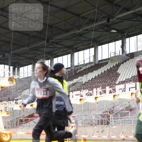 07.12.2025 - St. Pauli X-Mass-Run No. 15 Patografie http://msf.ph/oto/9371528 07.12.2025 11:44:21 Ziel 365, 1933, 2181, 2424, 2436, 3043, 3086, 3168, 3829, 3830, 3831, 3845, 4003 meine-sportfotos.de