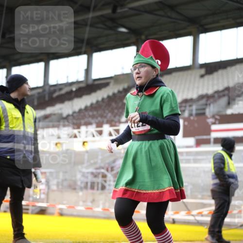 07.12.2025 - St. Pauli X-Mass-Run No. 15 Patografie http://msf.ph/oto/9371555 07.12.2025 11:44:36 Ziel 1933, 1938, 1965, 1968, 1972, 2122, 2156, 2181, 2424, 3043, 3168, 3930 meine-sportfotos.de