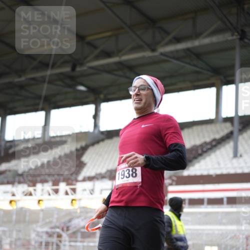07.12.2025 - St. Pauli X-Mass-Run No. 15 Patografie http://msf.ph/oto/9371560 07.12.2025 11:44:39 Ziel 1281, 1938, 1965, 1968, 1972, 2122, 2156, 2181, 2263, 3605, 3930 meine-sportfotos.de