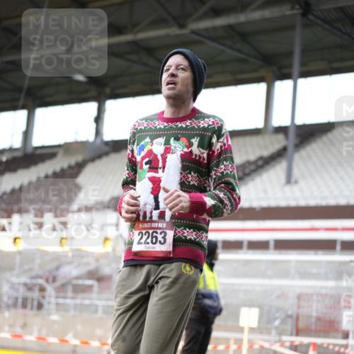 07.12.2025 - St. Pauli X-Mass-Run No. 15 Patografie http://msf.ph/oto/9371573 07.12.2025 11:44:42 Ziel 1281, 1938, 1965, 1968, 1972, 2122, 2156, 2263, 2644, 3605, 3930 meine-sportfotos.de