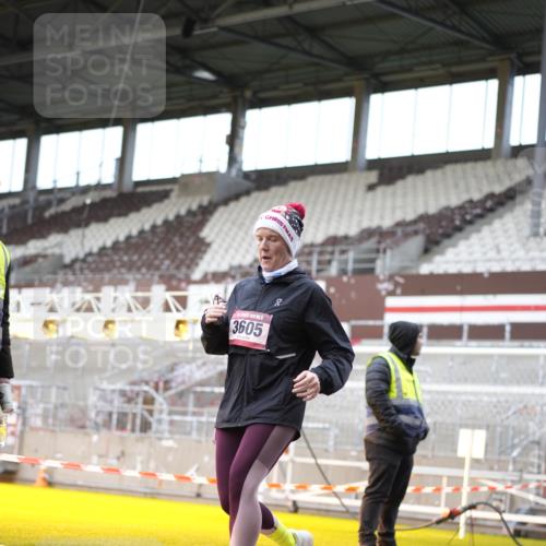 07.12.2025 - St. Pauli X-Mass-Run No. 15 Patografie http://msf.ph/oto/9371577 07.12.2025 11:44:45 Ziel 1281, 1938, 1965, 1968, 1972, 2122, 2156, 2263, 2644, 3605, 3624, 3630 meine-sportfotos.de