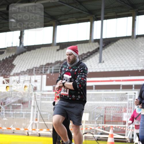 07.12.2025 - St. Pauli X-Mass-Run No. 15 Patografie http://msf.ph/oto/9371594 07.12.2025 11:44:52 Ziel 228, 1281, 1938, 2122, 2156, 2246, 2263, 2644, 3492, 3552, 3553, 3605, 3624, 3630, 3920, 3921, 4103 meine-sportfotos.de