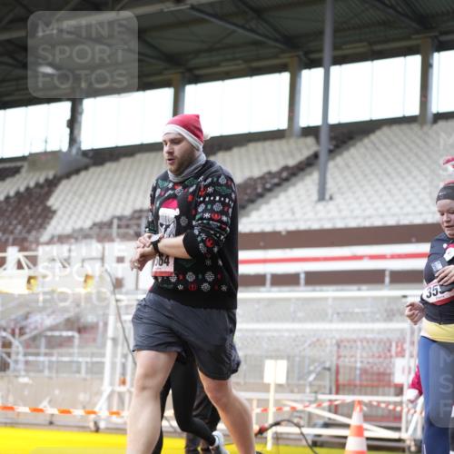 07.12.2025 - St. Pauli X-Mass-Run No. 15 Patografie http://msf.ph/oto/9371596 07.12.2025 11:44:52 Ziel 228, 1281, 1938, 2122, 2156, 2246, 2263, 2644, 3492, 3552, 3553, 3605, 3624, 3630, 3920, 3921, 4103 meine-sportfotos.de