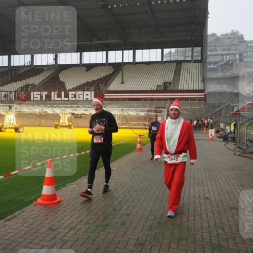 07.12.2025 - St. Pauli X-Mass-Run No. 15 Fabian Wolf http://msf.ph/oto/9371611 07.12.2025 10:07:11 Ziel 421, 792, 1572, 2983, 3414, 3945, 4354 meine-sportfotos.de