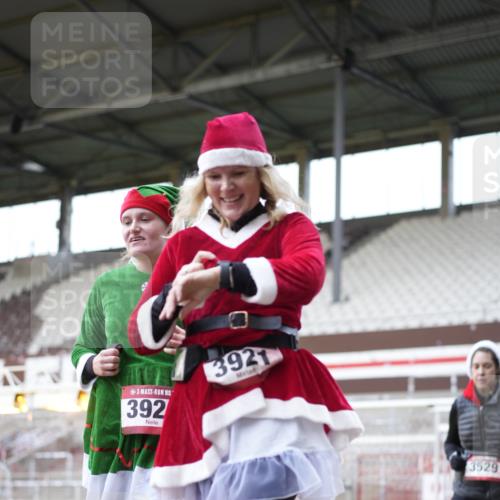 07.12.2025 - St. Pauli X-Mass-Run No. 15 Patografie http://msf.ph/oto/9371614 07.12.2025 11:44:57 Ziel 228, 291, 1281, 2246, 2263, 2644, 3492, 3529, 3530, 3552, 3553, 3605, 3624, 3630, 3920, 3921, 4103 meine-sportfotos.de