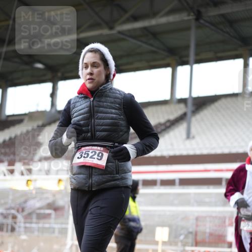 07.12.2025 - St. Pauli X-Mass-Run No. 15 Patografie http://msf.ph/oto/9371618 07.12.2025 11:44:58 Ziel 228, 291, 1281, 2246, 2644, 3492, 3529, 3530, 3552, 3553, 3575, 3578, 3605, 3624, 3630, 3920, 3921, 4103 meine-sportfotos.de